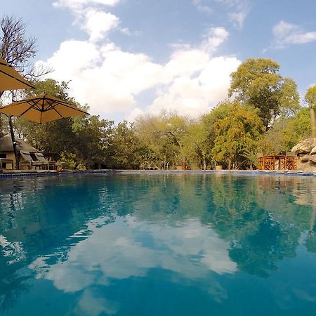 Tuli Safari Lodge Lentswelemoriti Exterior photo