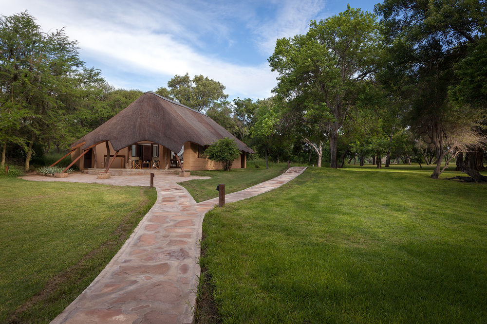 Tuli Safari Lodge Lentswelemoriti Exterior photo